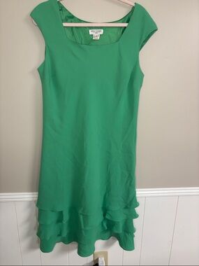 Green Ruffle Hem Vintage Sheath Dress